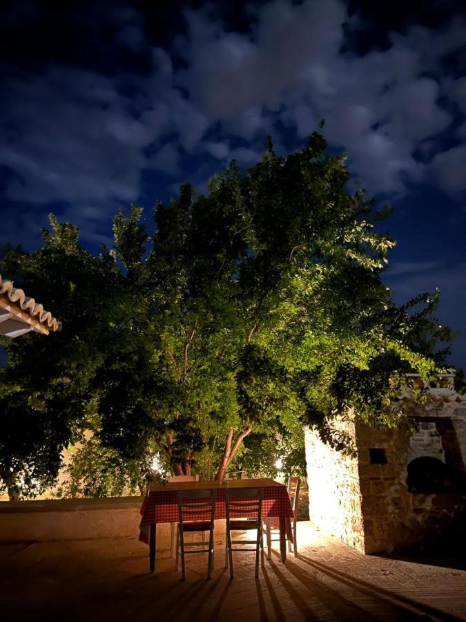 Aνεξάρτητη Παραδοσιακή Πέτρινη Κατοικία Corinth Buitenkant foto