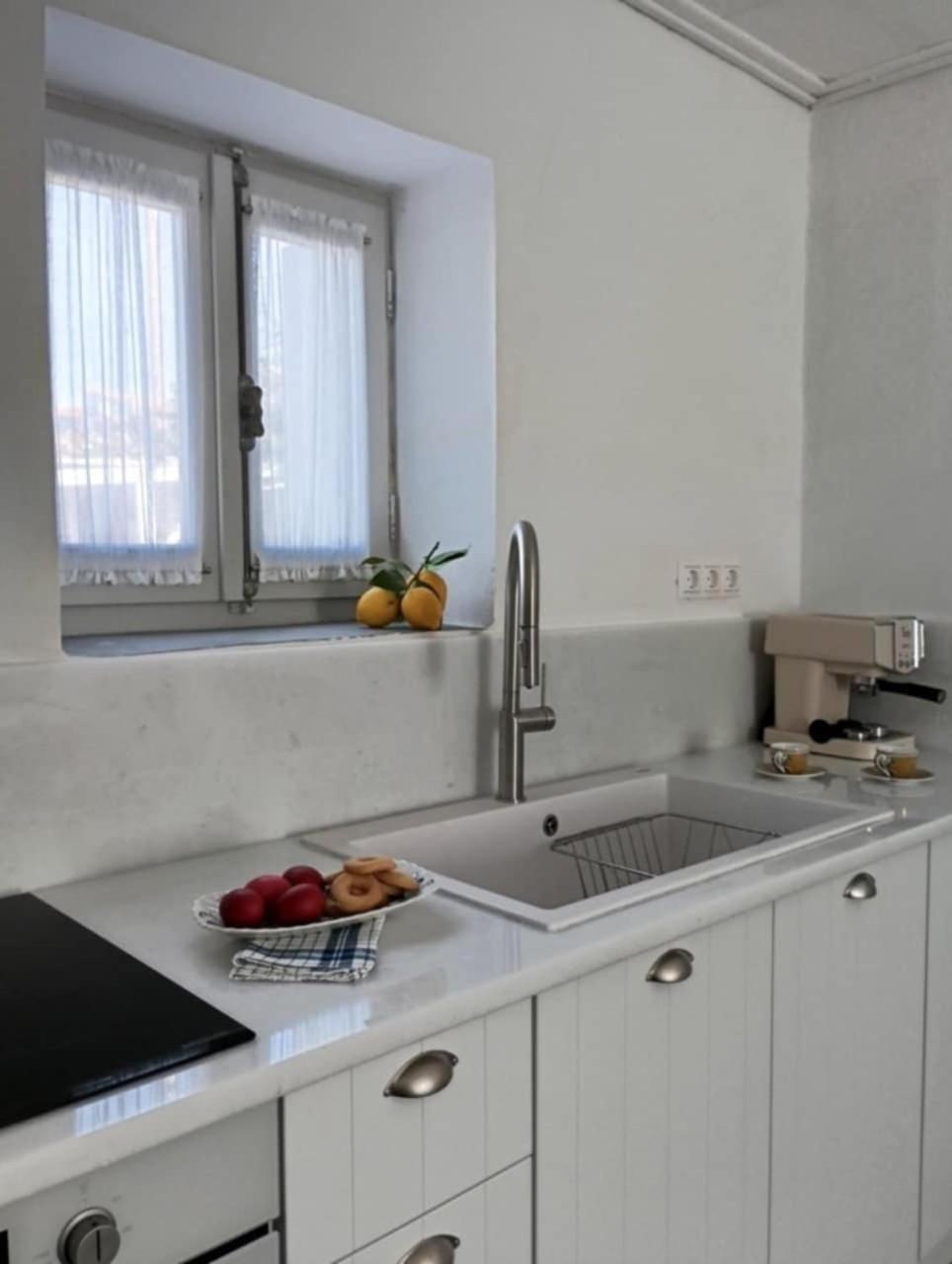Aνεξάρτητη Παραδοσιακή Πέτρινη Κατοικία Corinth Buitenkant foto